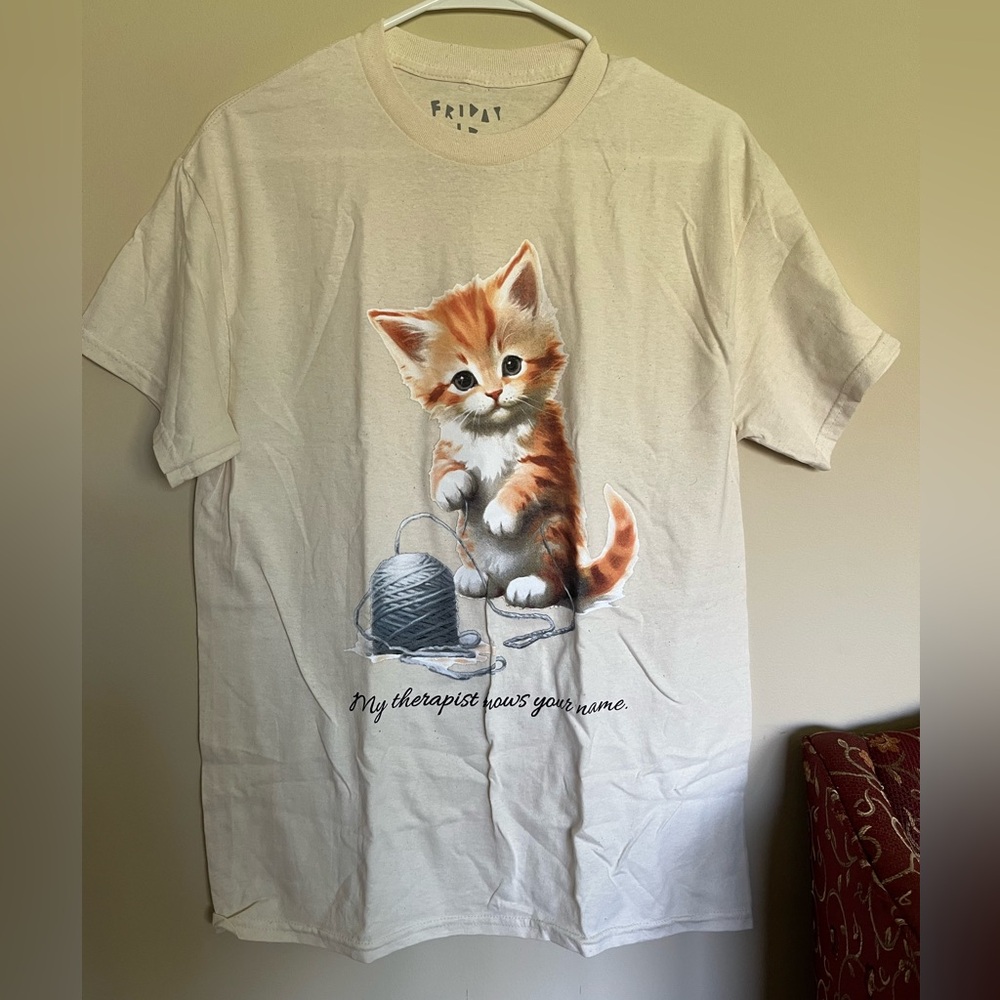 Hot Topic Cat Graphic T-Shirt - Cream